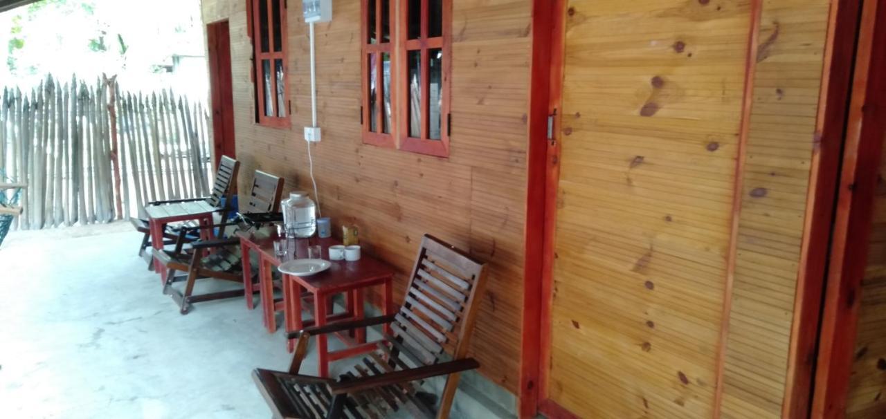 Walkers Hostel Triquinimale Exterior foto
